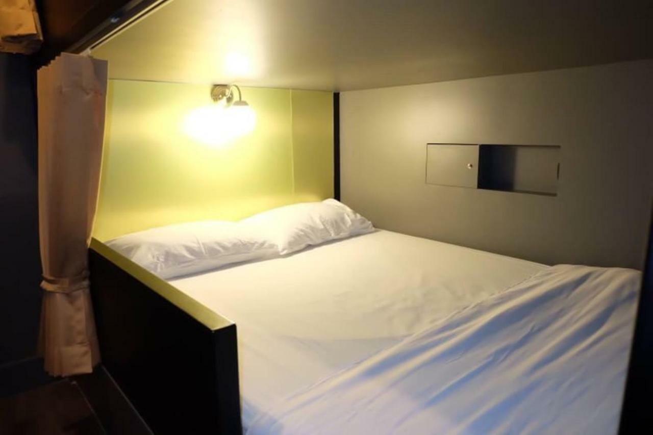 Four Sisters Homestay Bangkok Exterior foto